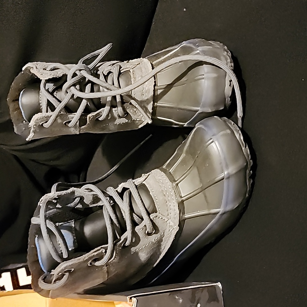 Kids boots